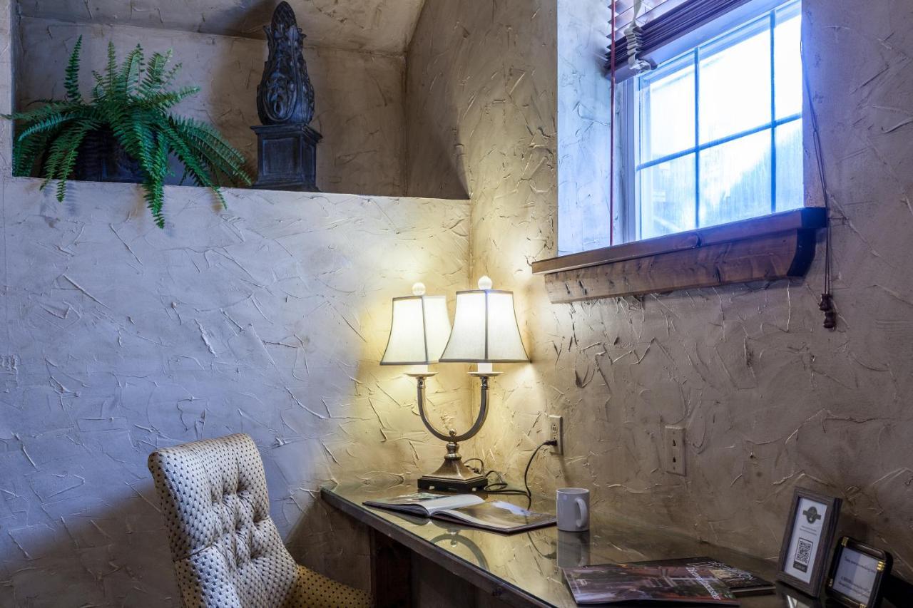 The At Village, A Historic Of America Gasthof Leola