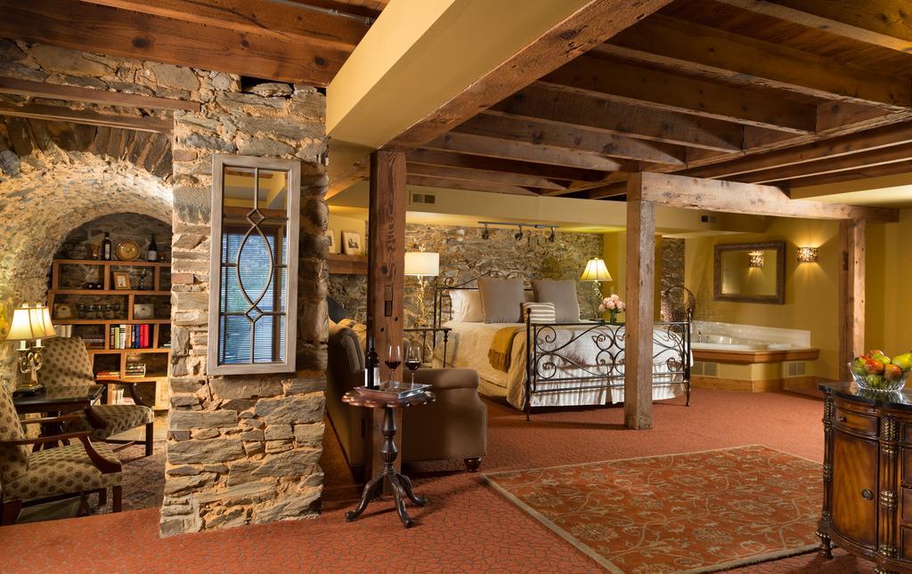 The At Village, A Historic Of America Gasthof 4*