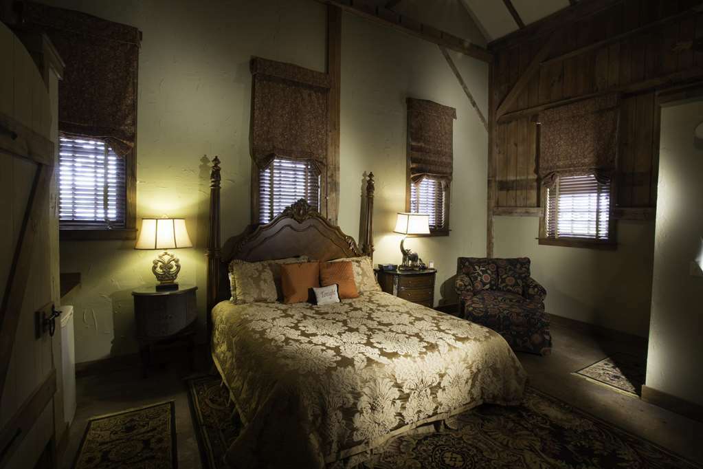 The At Village, A Historic Of America Gasthof