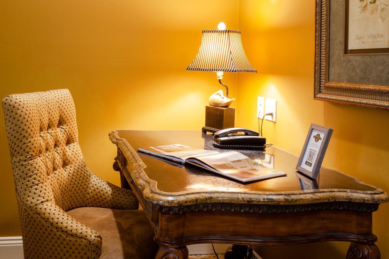 The At Village, A Historic Of America 4*