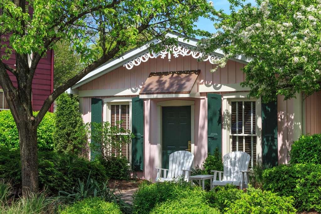 The At Village, A Historic Of America 4* Leola