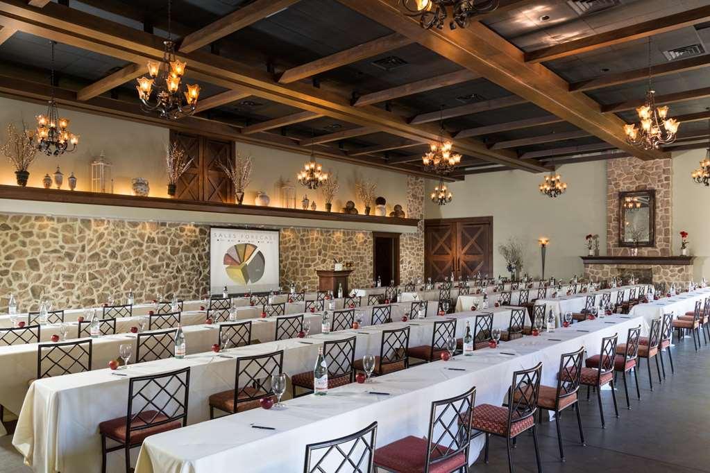 The At Village, A Historic Of America Inn