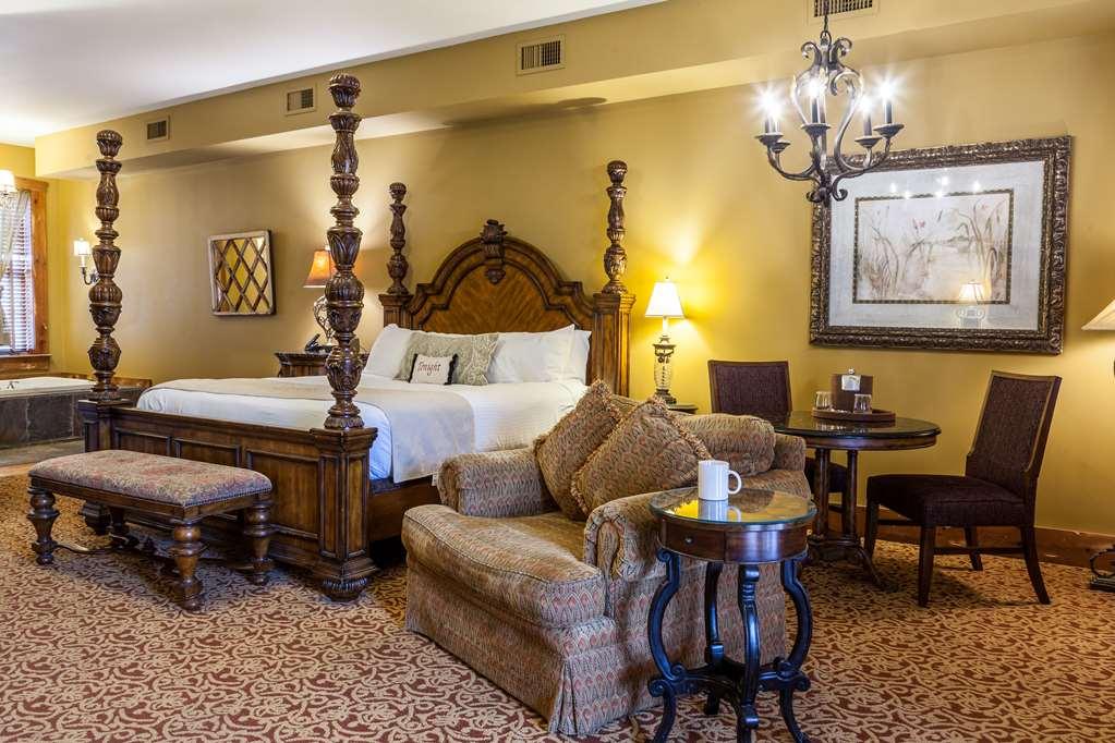 Inn The At Village, A Historic Of America Leola